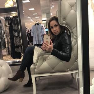 Meet your Posher, Rivera